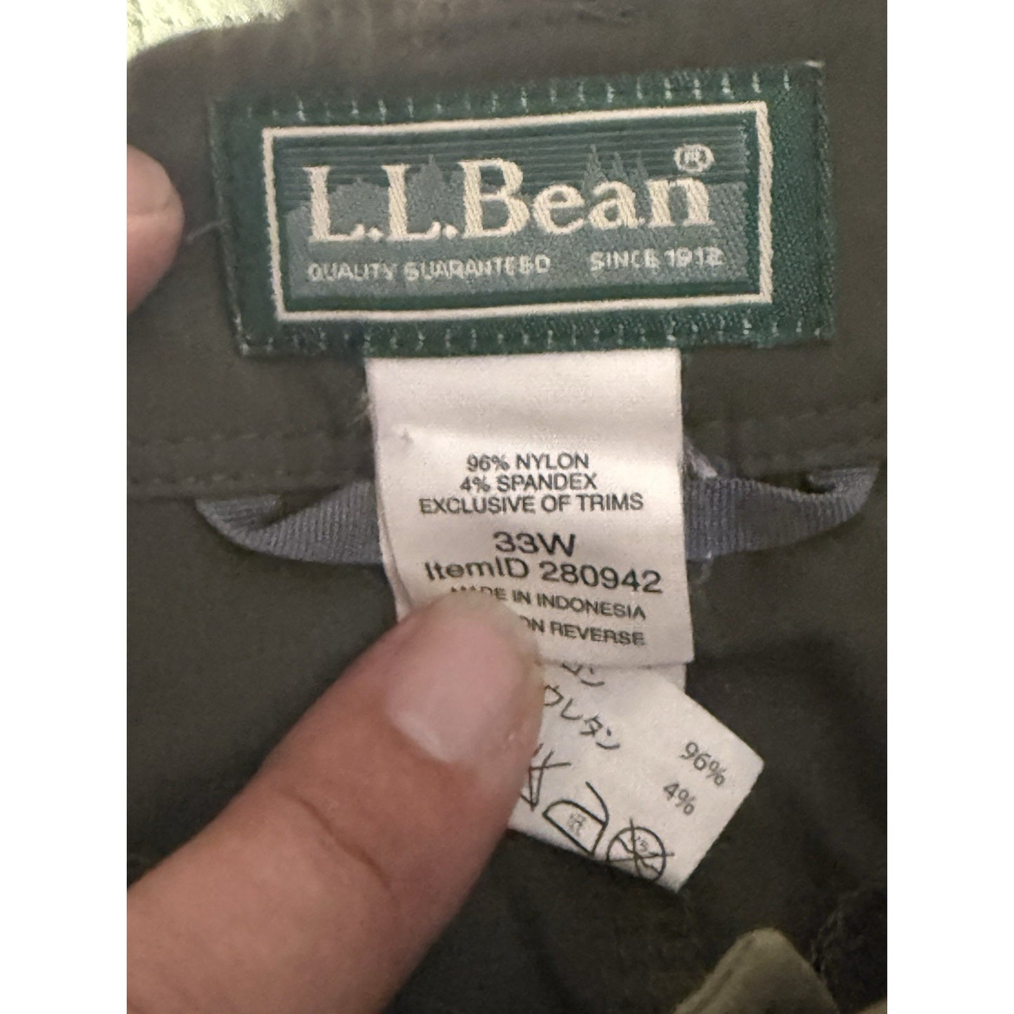 L.L.Bean Men’s Cargo Hiking Shorts 33W Olive Nylon Stretch Outdoor Trail