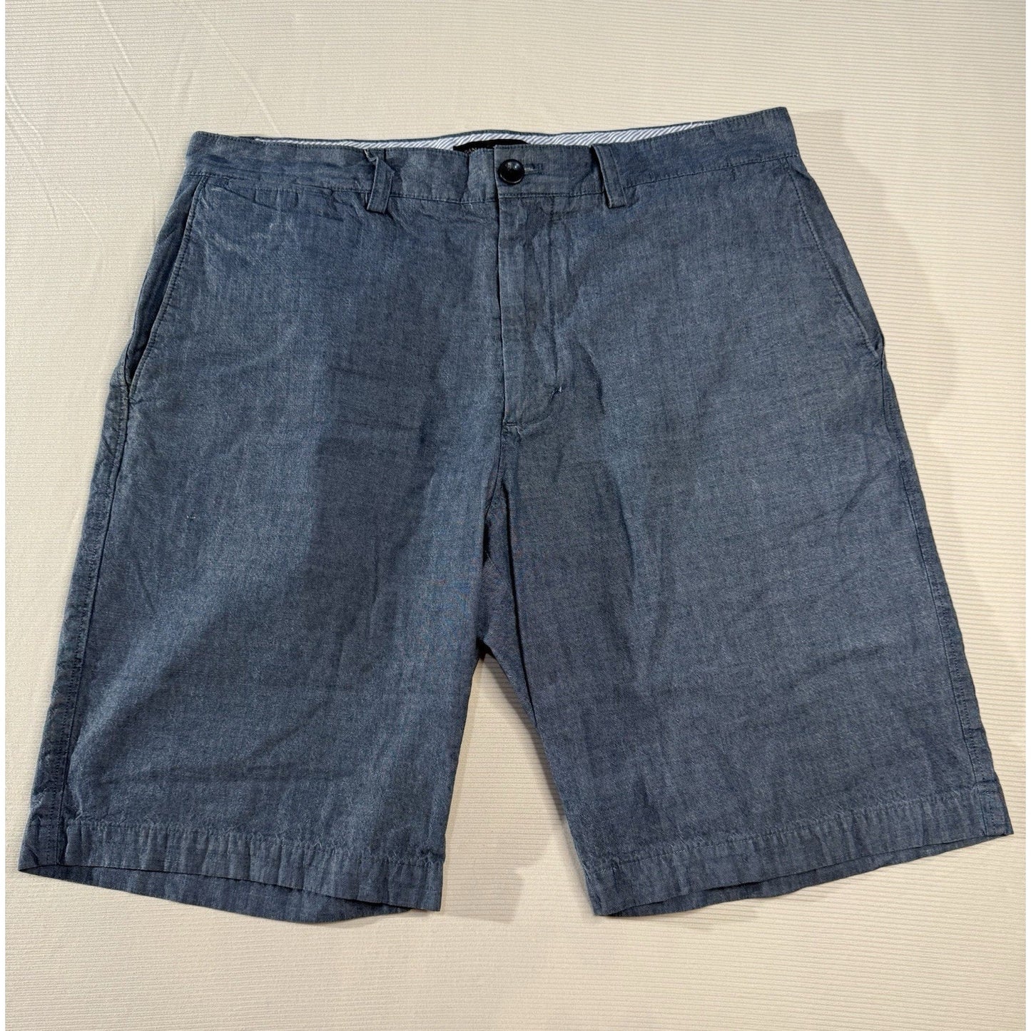 Banana Republic Men’s 34 Blue Chambray Cotton Shorts Casual Summer Classic