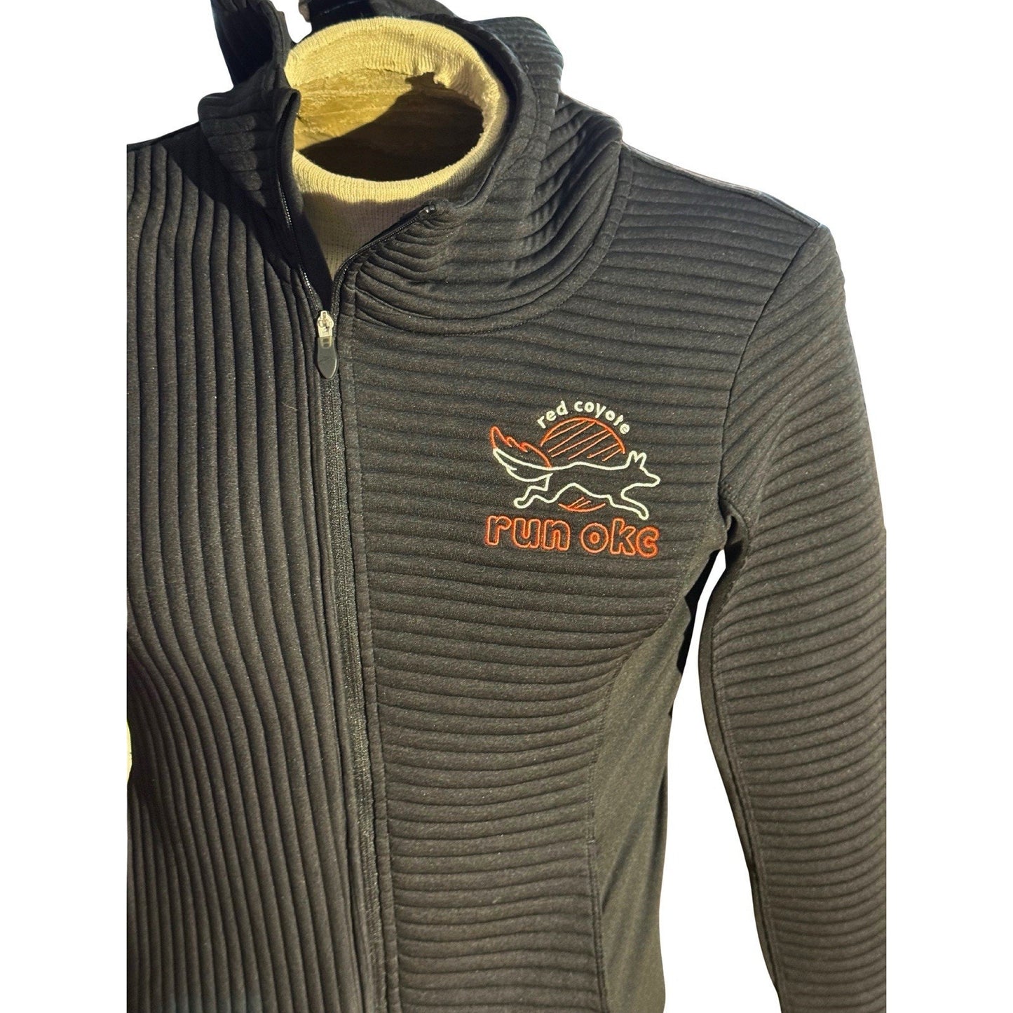 Brooks Run OKC Red Coyote Ribbed Full Zip Hoodie Black Women’s Medium