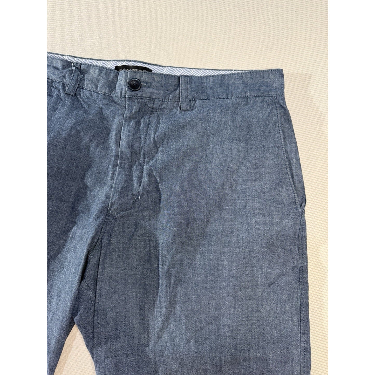 Banana Republic Men’s 34 Blue Chambray Cotton Shorts Casual Summer Classic