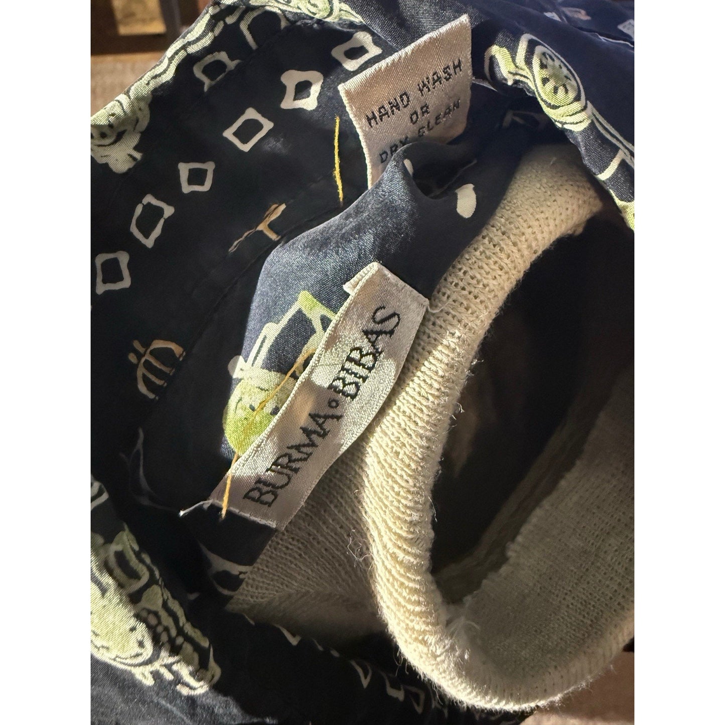 Burma Bibas 100% Silk Shirt Men’s M Black Casino Gambling Print Short Sleeve VTG