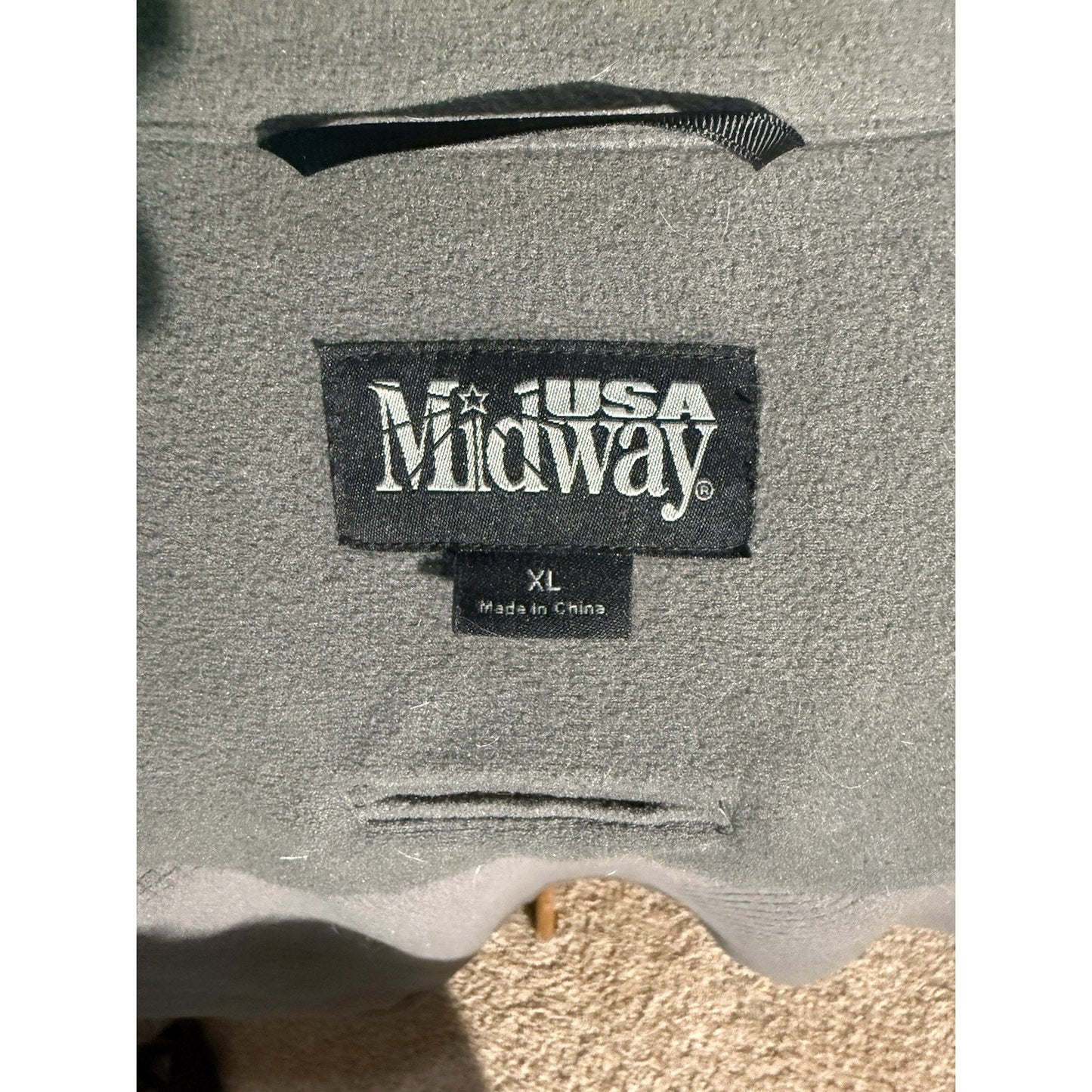 MidwayUSA Mossy Oak Camo Softshell Hunting Jacket Men’s XL Fleece Lined