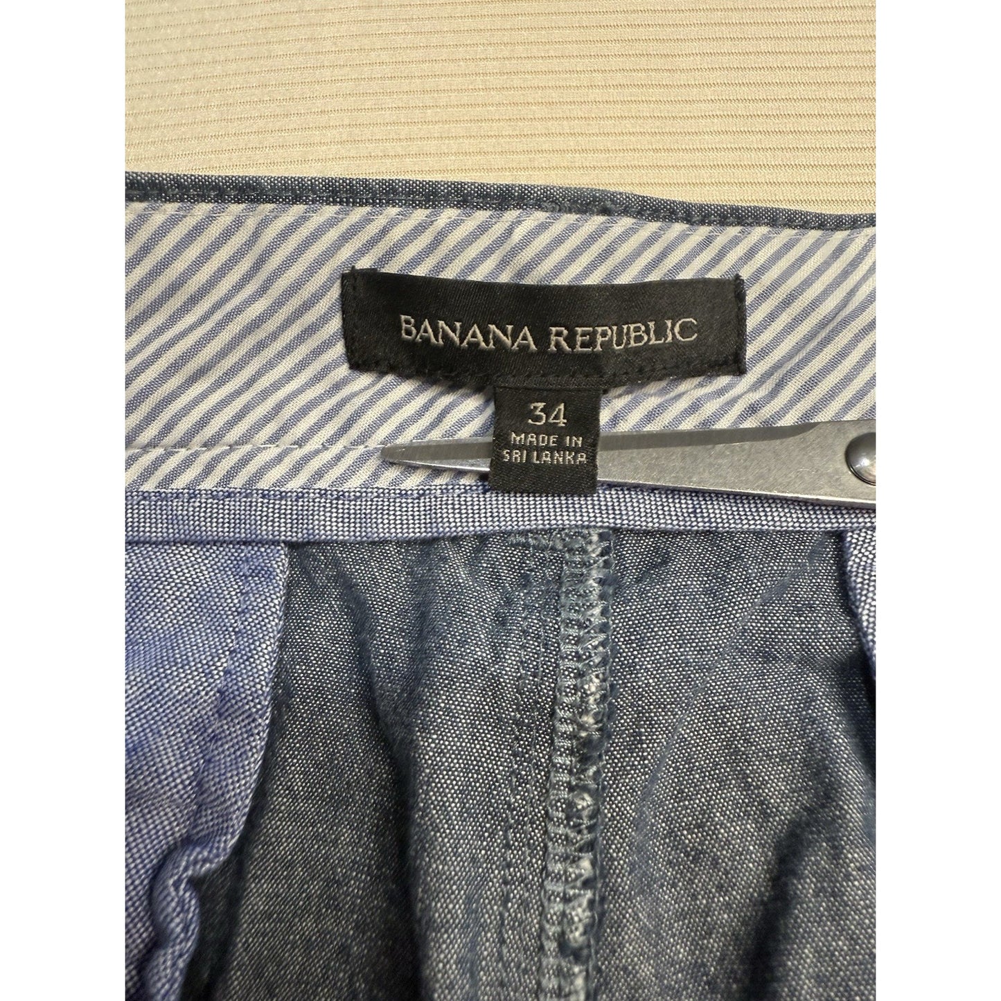 Banana Republic Men’s 34 Blue Chambray Cotton Shorts Casual Summer Classic