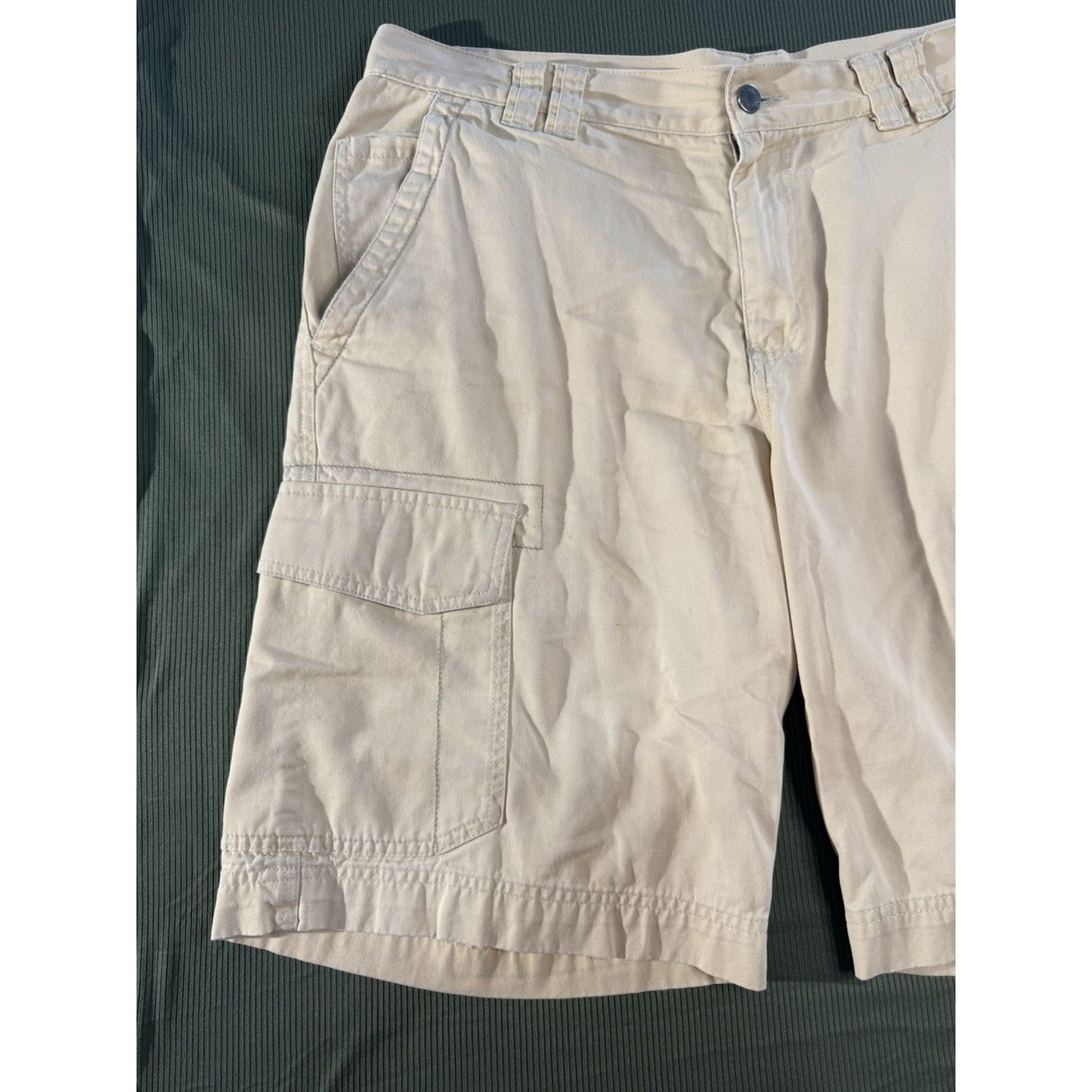 Columbia Sportswear 34 Khaki Cargo Shorts 100% Cotton Outdoor Hiking XM4344