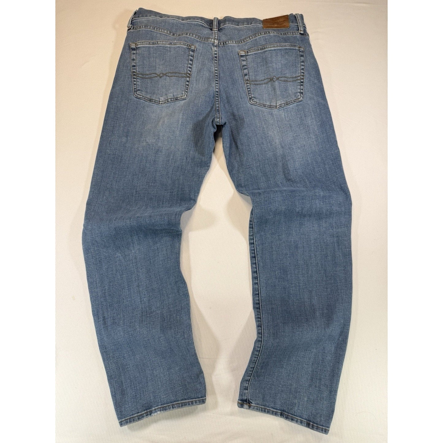 Lucky Brand 363 Straight Jeans 38x32 Light Wash Denim