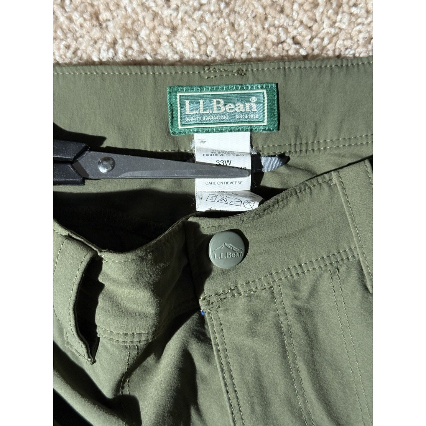 L.L.Bean Men’s Cargo Hiking Shorts 33W Olive Nylon Stretch Outdoor Trail