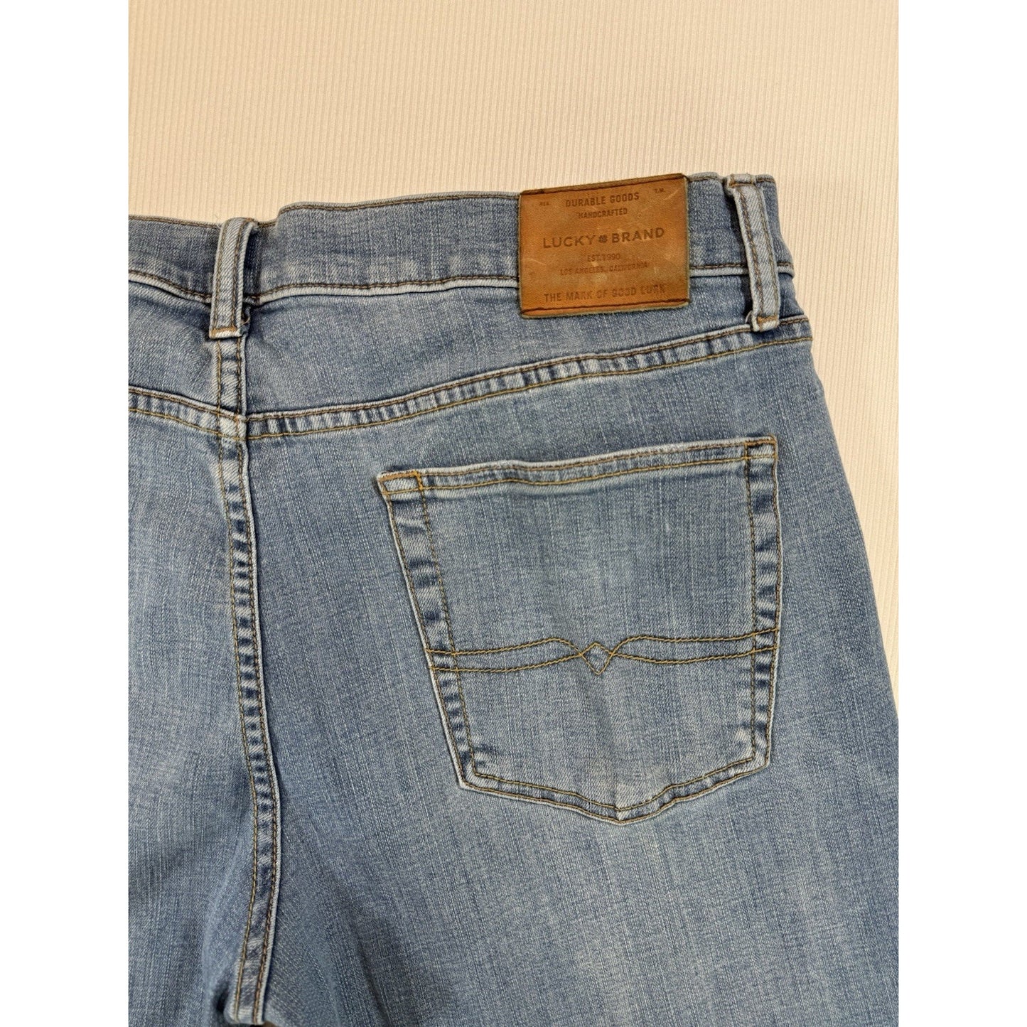 Lucky Brand 363 Straight Jeans 38x32 Light Wash Denim