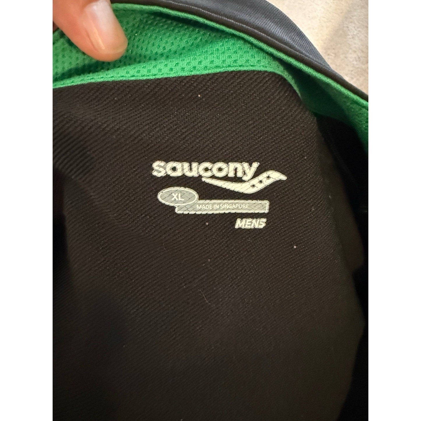Saucony Men’s XL Quarter Zip Running Pullover Black Green Yellow Athletic Jacket