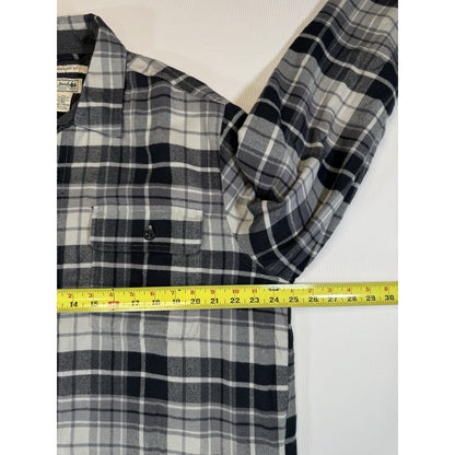 LL Bean Men Fleece Lined Flannel Shirt Jacket Black Gray Plaid Traditional Fit L