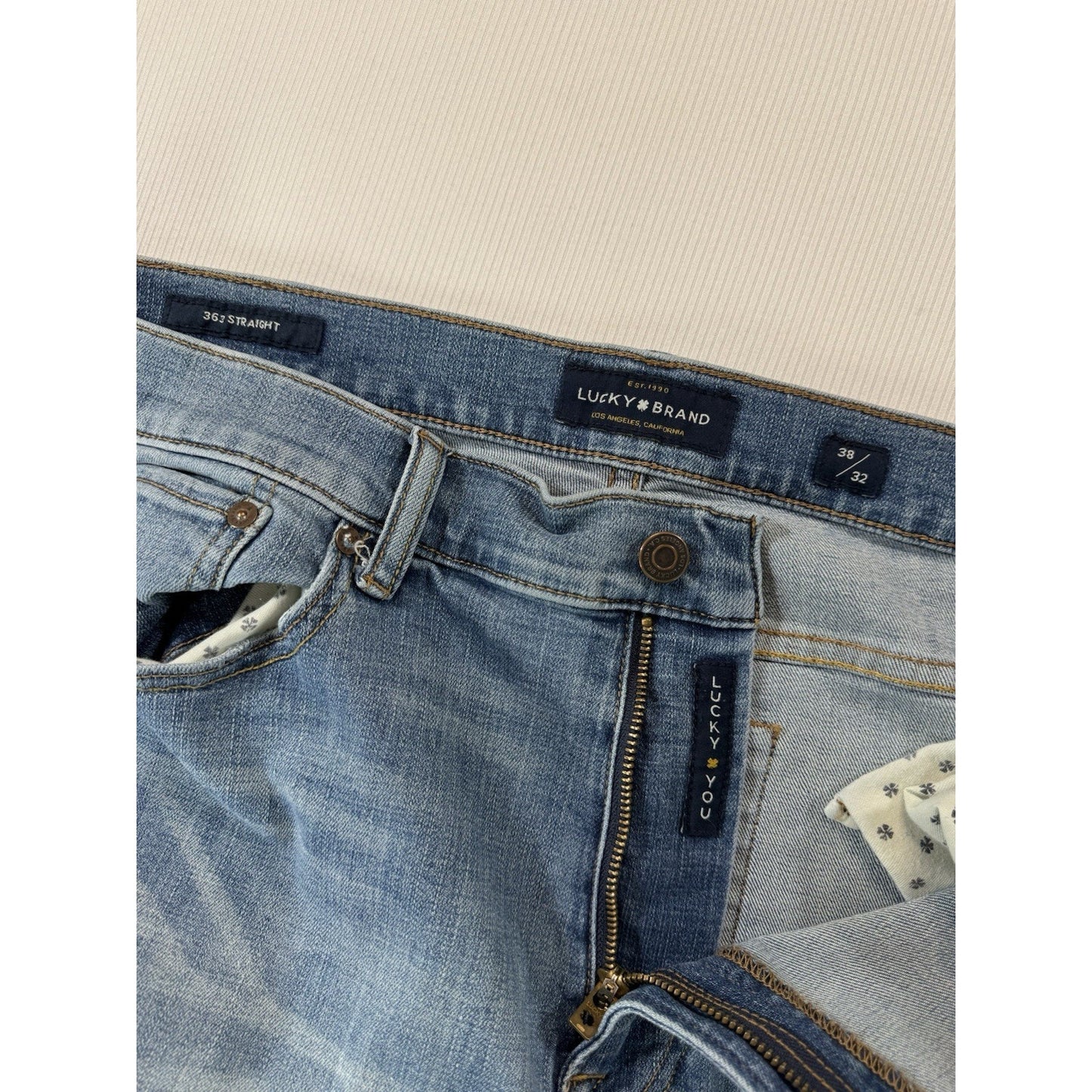 Lucky Brand 363 Straight Jeans 38x32 Light Wash Denim