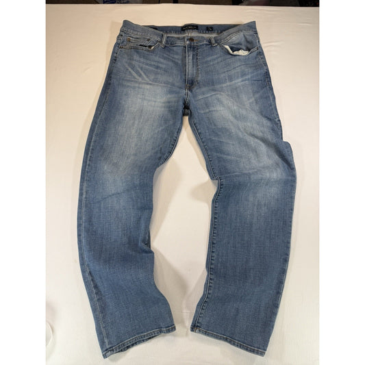 Lucky Brand 363 Straight Jeans 38x32 Light Wash Denim